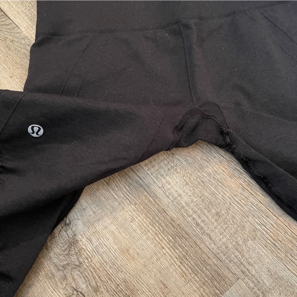 Lululemon In The Flow Compression Capris Ruched Leg Black Size 4 Mid High Waist - Picture 7 of 8